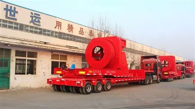 What are the anti - skid features of a freight transport trailer floor?